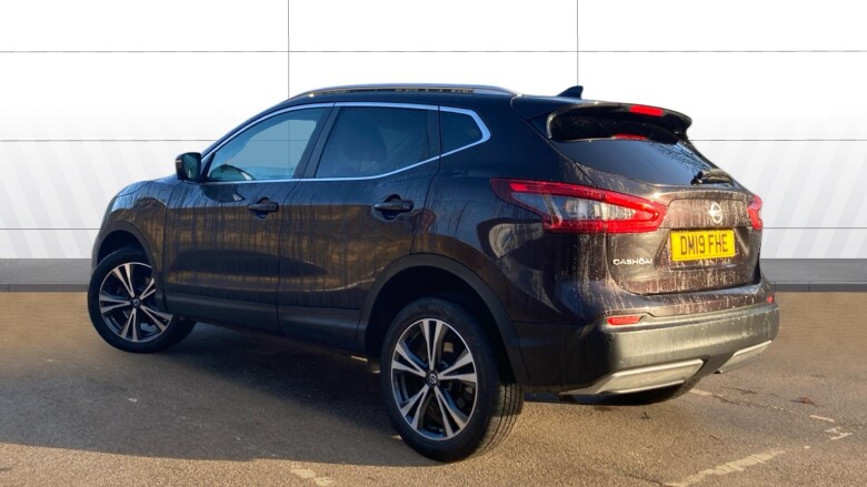 Nissan Qashqai 1.3 DiG-T N-Connecta 5dr Petrol Hatchback